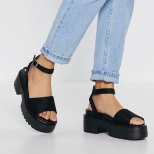 NWOT Nasty Gal Chunky Flatform Sandals